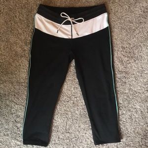 Fabletics Black Cropped Leggings
